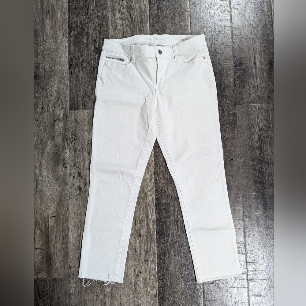 White House Black Market white jeans size 6